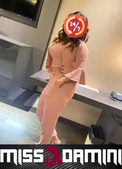 Busty Escort Girls in Delhi